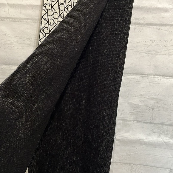 NWT Calvin Klein Reversible Scarf Black and White - Picture 7 of 12